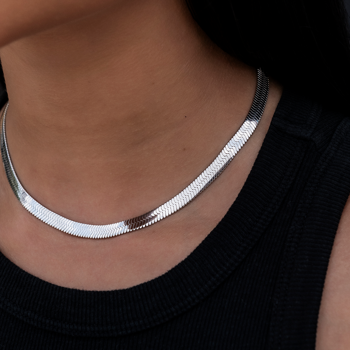 Collier 8Shine — Chaîne Herringbone en Or Blanc 6mm