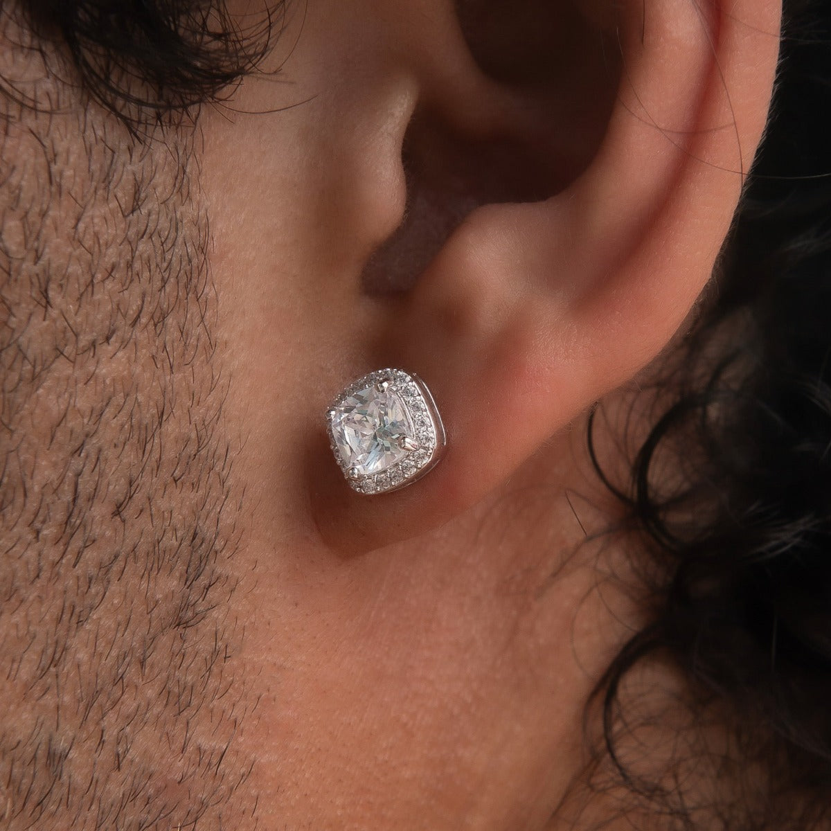 Boucles d’Oreilles 8Shine – Cushion Cut en Or Blanc