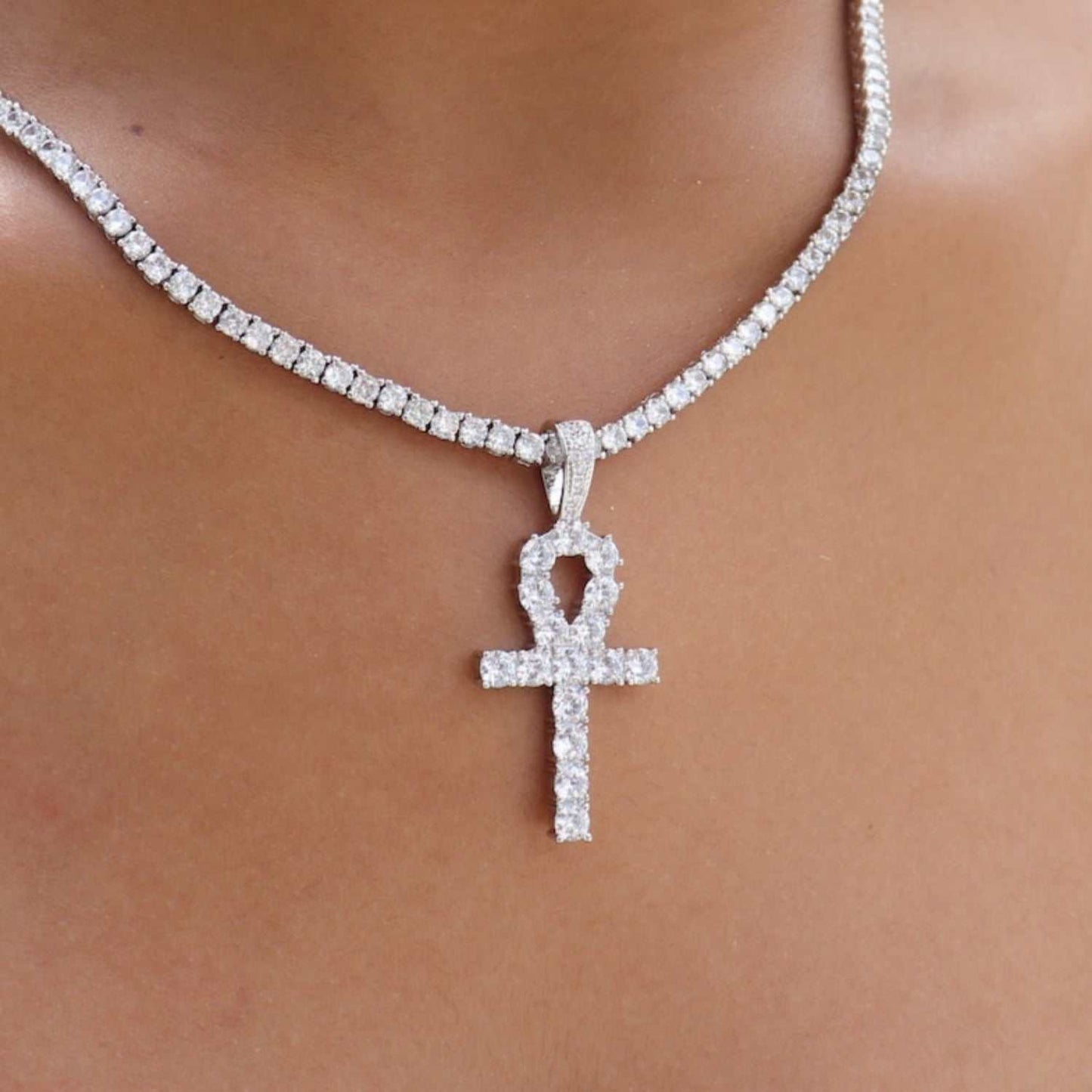 Pendentif 8Shine — Croix Ankh Iced en Or Blanc