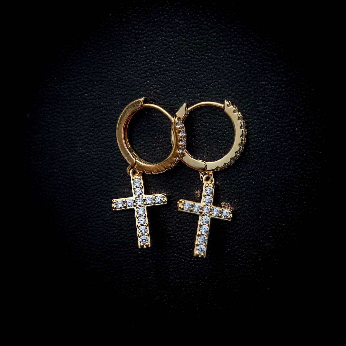 Boucles d’Oreilles 8Shine – Diamond Cross Hoop en Or Jaune