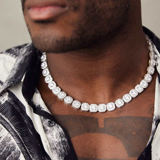 Collier Tennis Clustered 8Shine en Or Blanc – 12 mm
