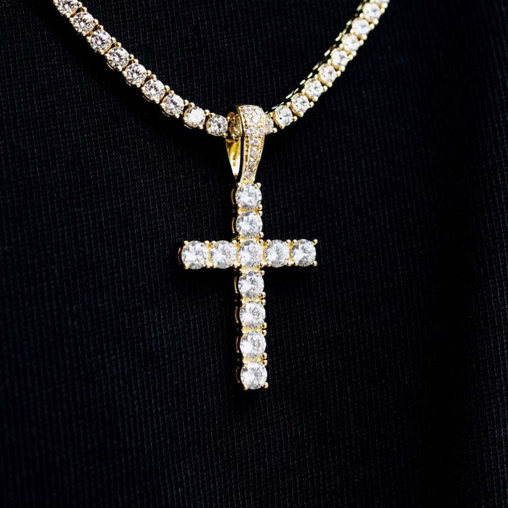 Pendentif Croix Diamantée en Or Jaune 8Shine