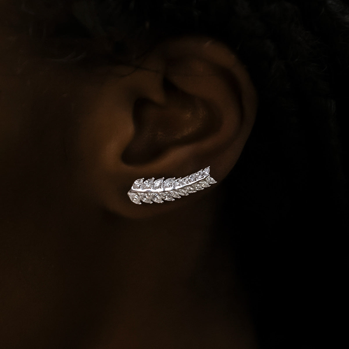 Boucle d’oreille 8Shine — Iced Herringbone Crawler (unité)