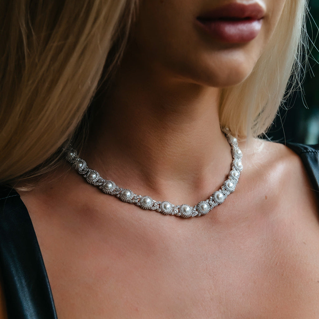 Collier 8Shine — Chaîne Cuban Iced Halo avec Perles en Or Blanc 10mm