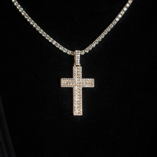 Pendentif Croix Baguette Diamantée en Or Jaune 8Shine