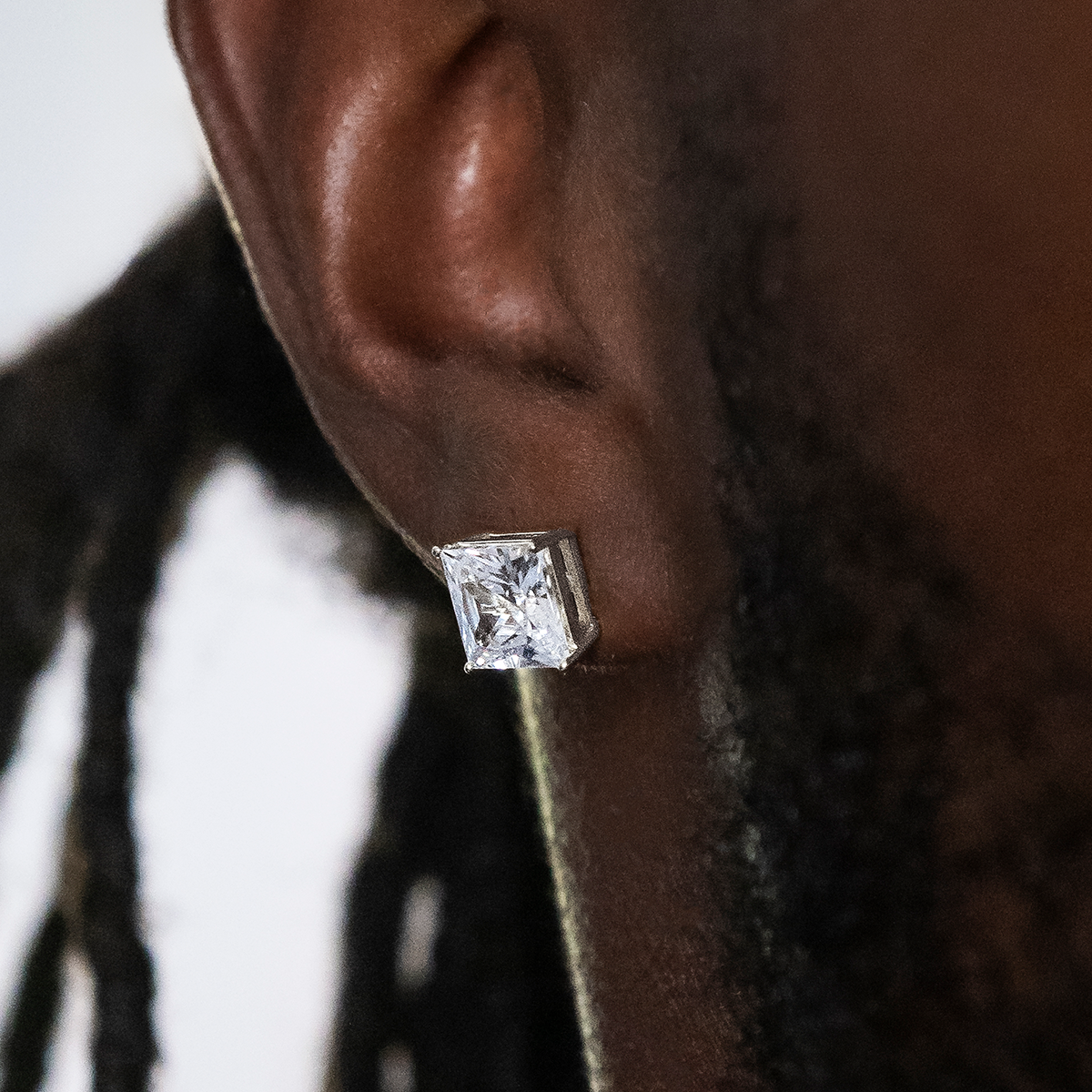 Boucles d’Oreilles 8Shine – Square Cut 8mm en Or Blanc