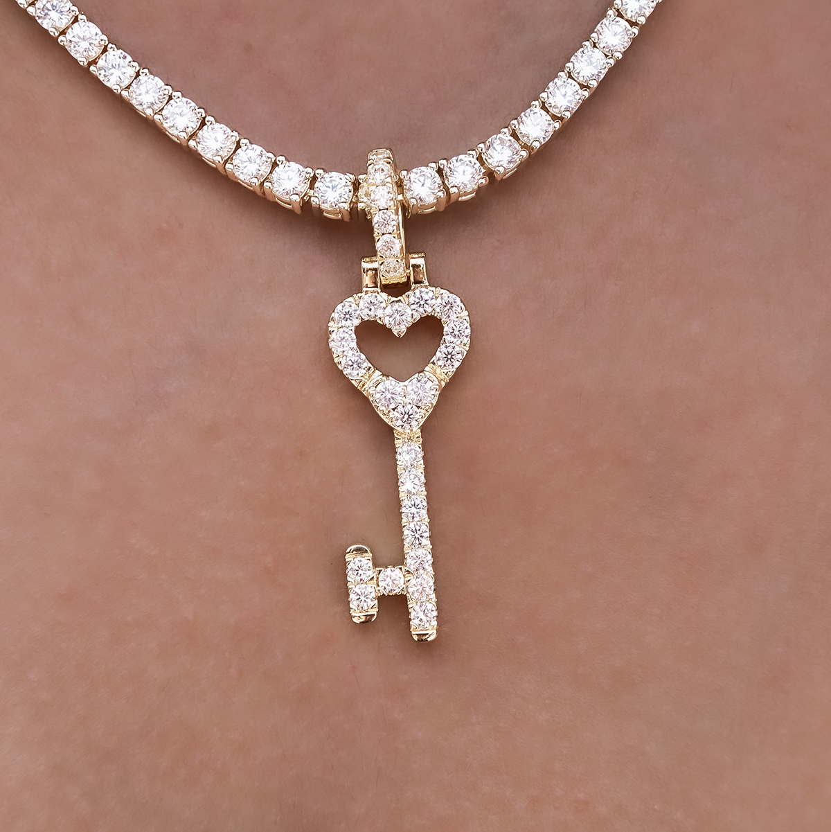 Pendentif 8Shine — Clé Cœur à Diamants en Or Jaune
