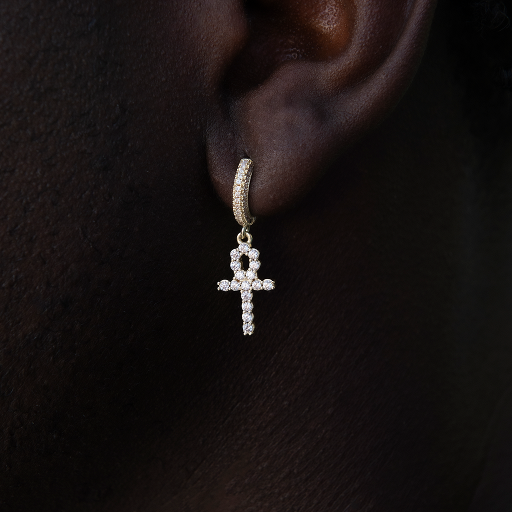 Boucles d’Oreilles 8Shine – Iced Ankh Cross Hoop en Or Jaune