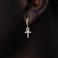 Boucles d’Oreilles 8Shine – Iced Ankh Cross Hoop en Or Jaune
