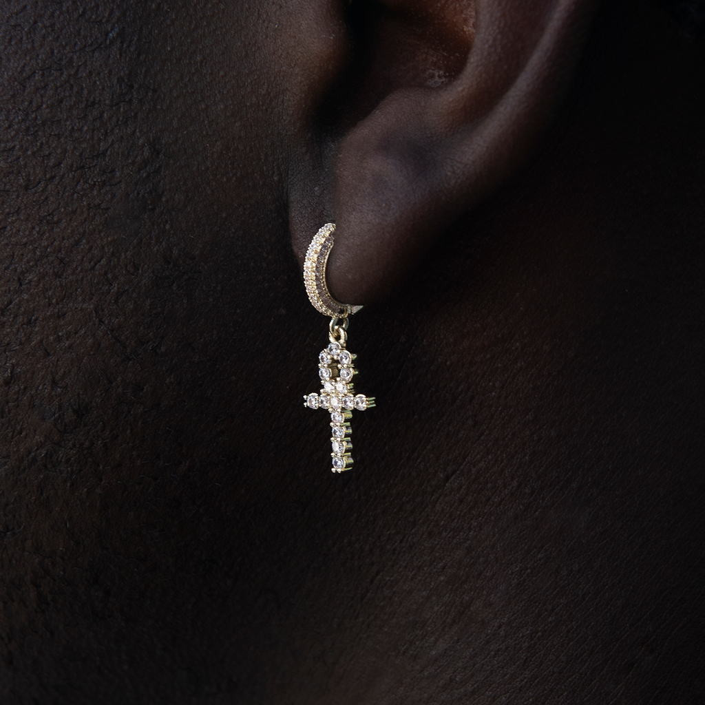 Boucles d’Oreilles 8Shine – Iced Ankh Cross Hoop en Or Jaune
