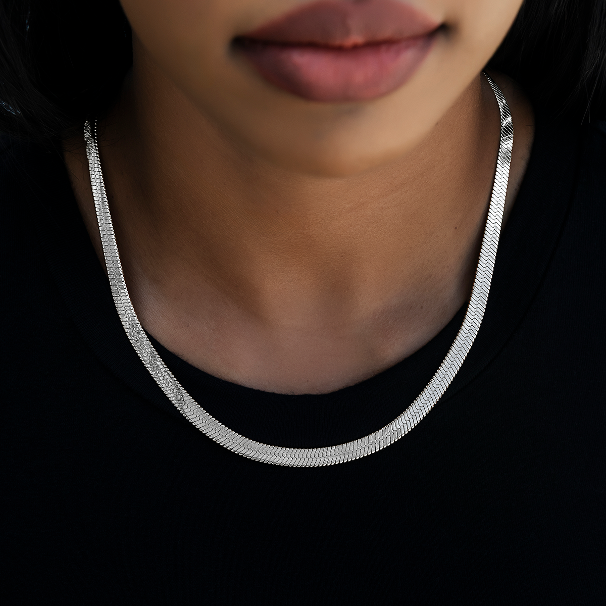 Collier 8Shine — Chaîne Herringbone en Or Blanc 8mm