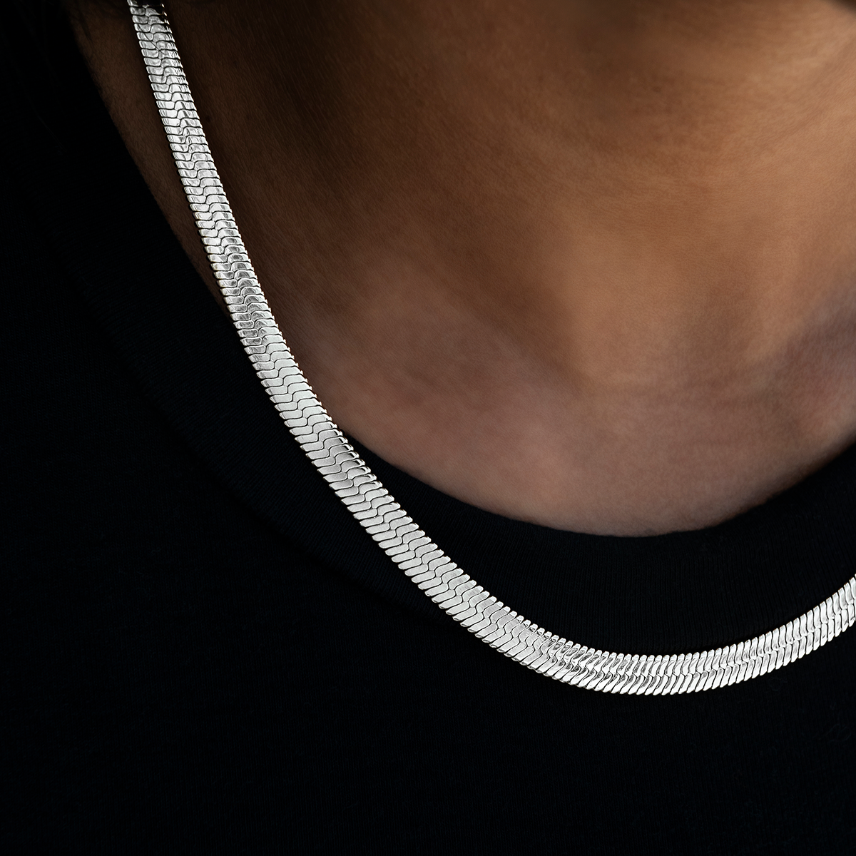 Collier 8Shine — Chaîne Herringbone en Or Blanc 8mm