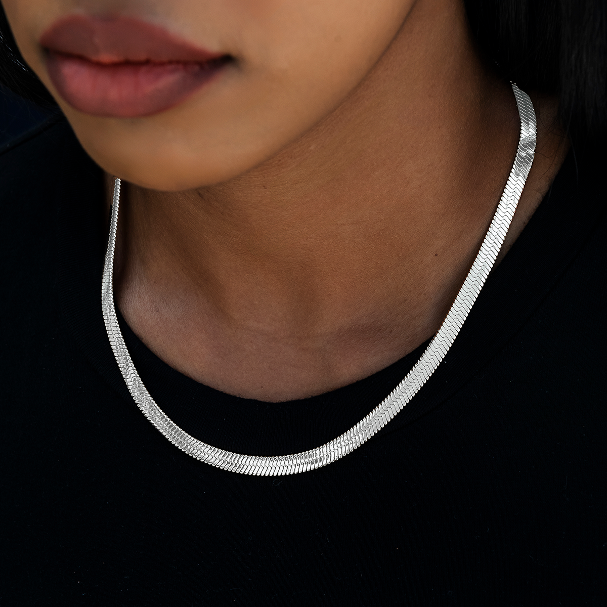 Collier 8Shine — Chaîne Herringbone en Or Blanc 8mm