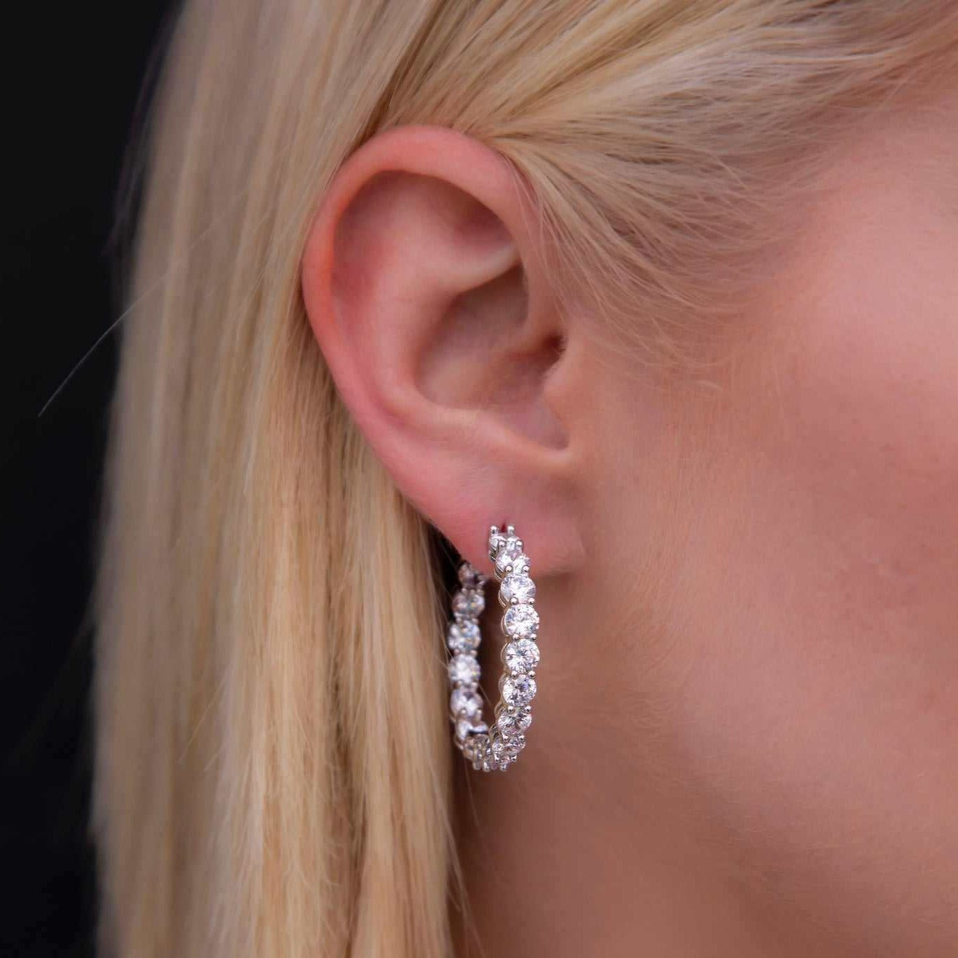 Boucles d’oreilles 8Shine — Eternity Hoop en Or Blanc 4mm