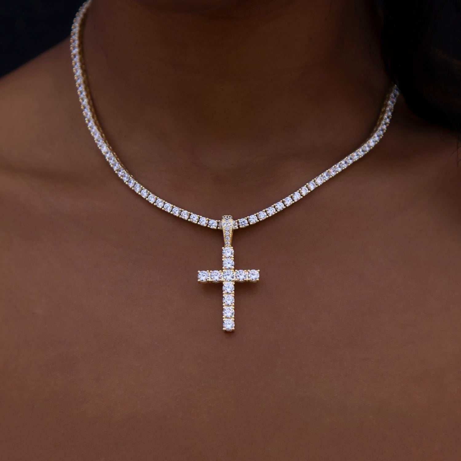 Pendentif 8Shine — Croix à Diamants en Or Jaune