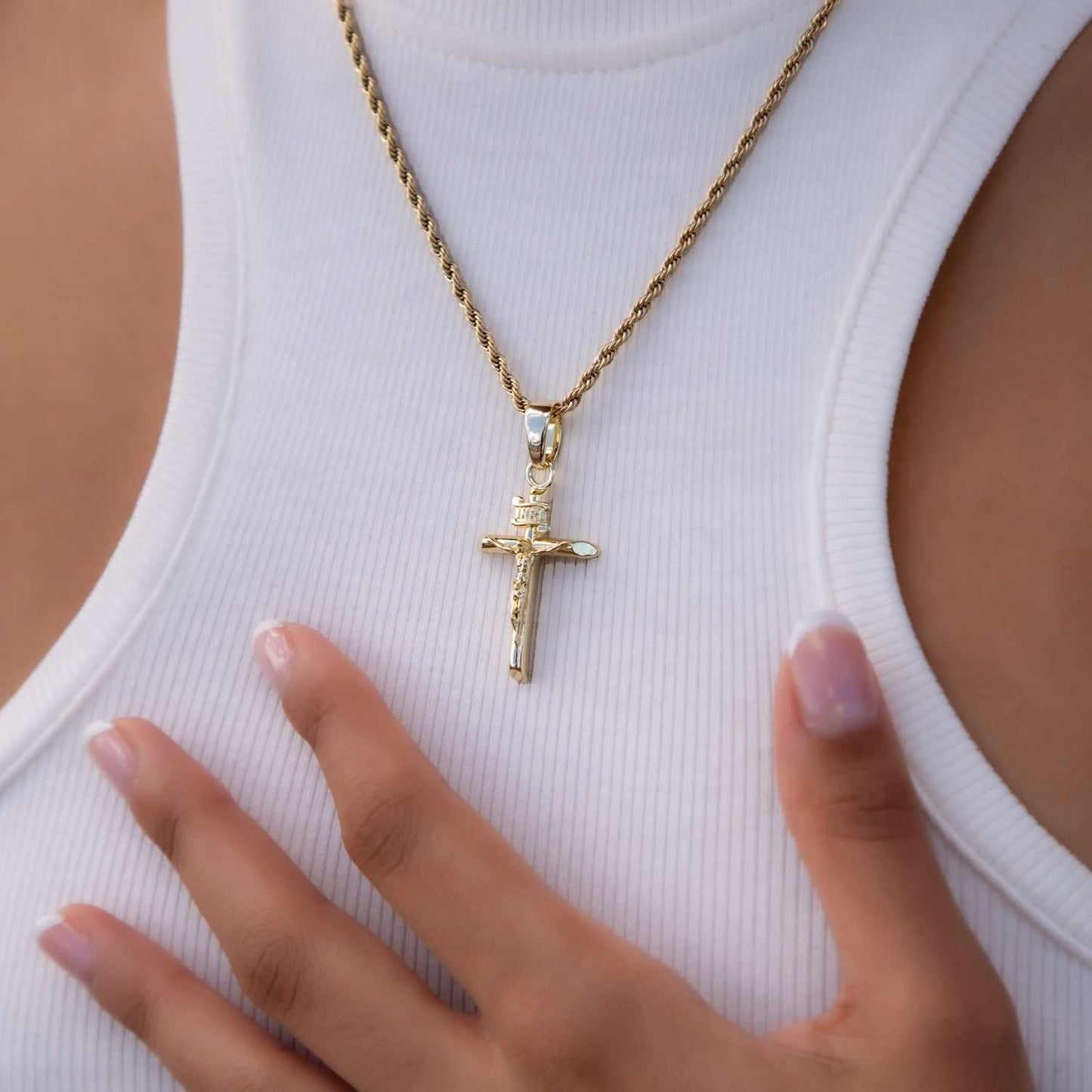 Pendentif 8Shine — Crucifix en Or Jaune