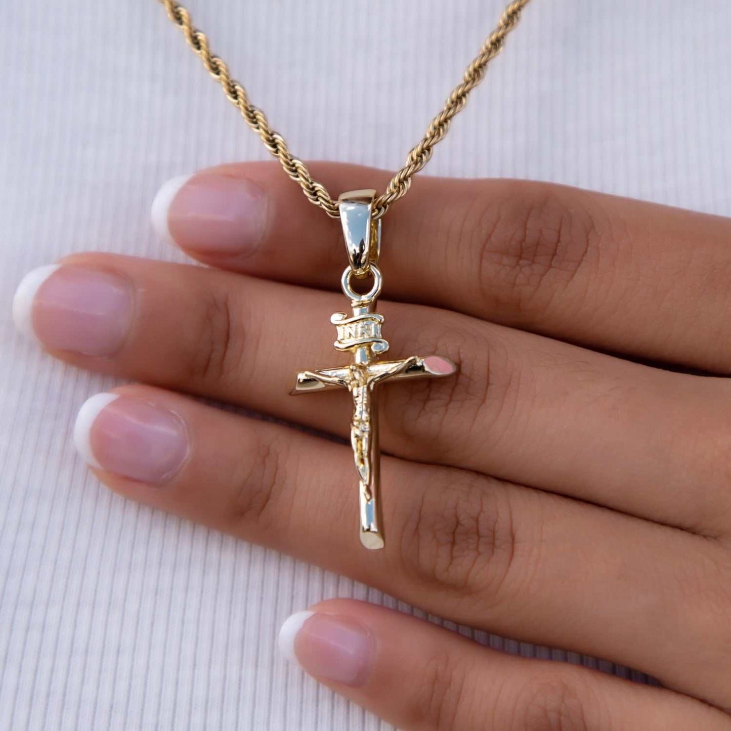 Pendentif 8Shine — Crucifix en Or Jaune