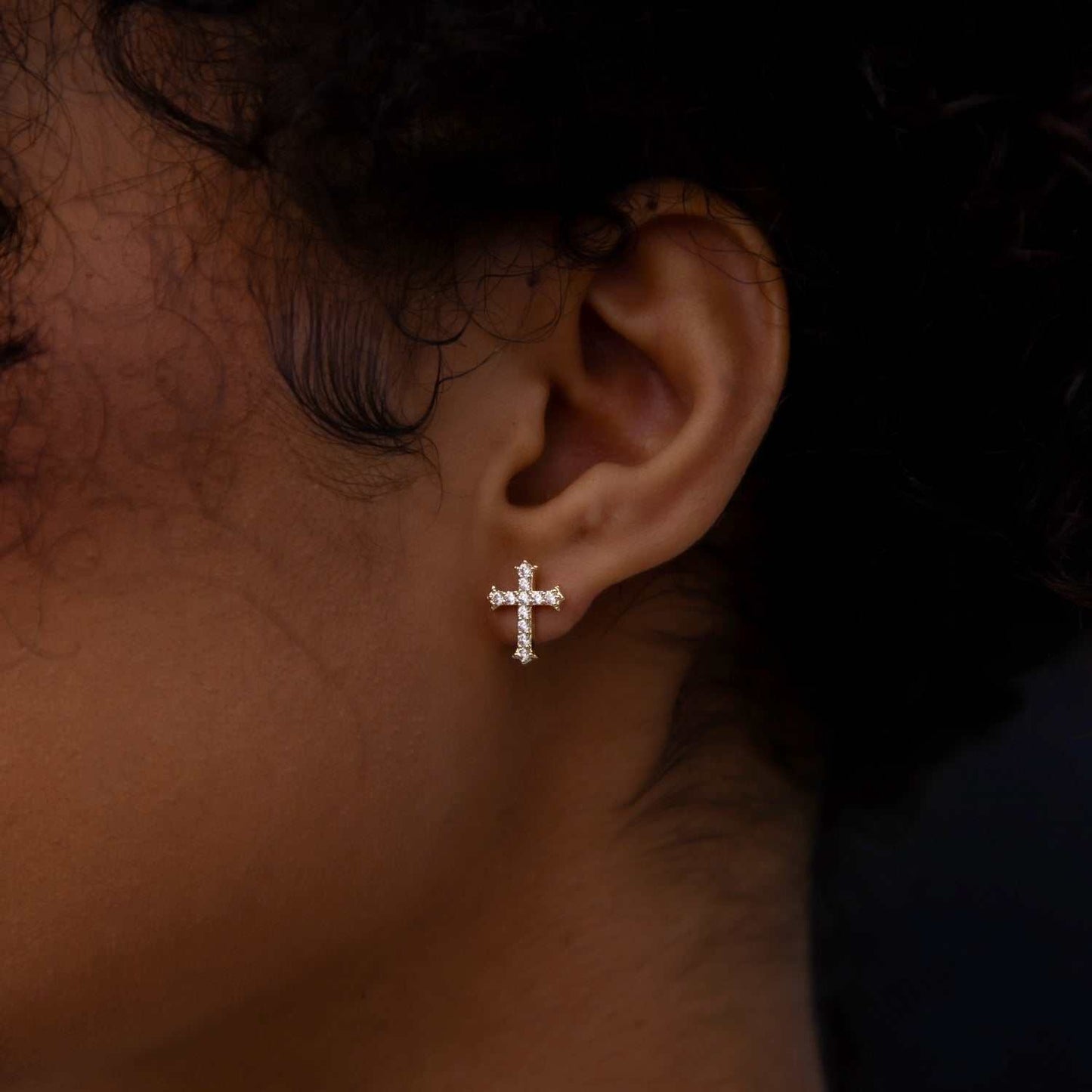 Boucles d’oreilles 8Shine — Micro Cross Stud