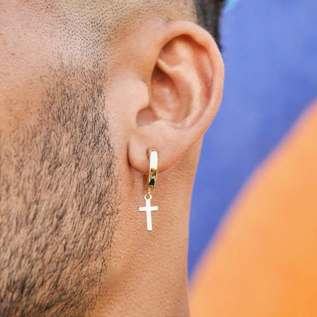 Boucles d’Oreilles 8Shine – Polished Cross Round Hoop en Or Jaune