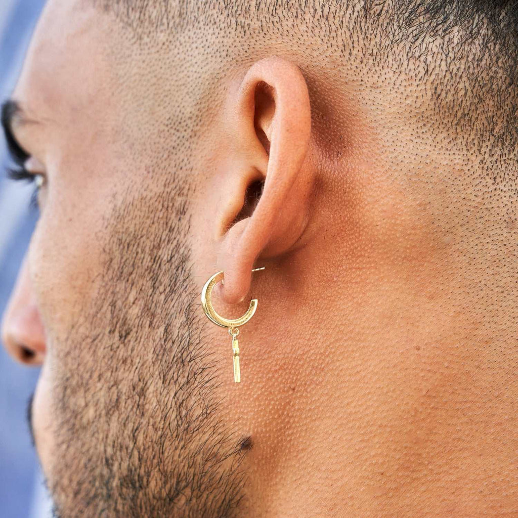 Boucles d’Oreilles 8Shine – Polished Cross Round Hoop en Or Jaune