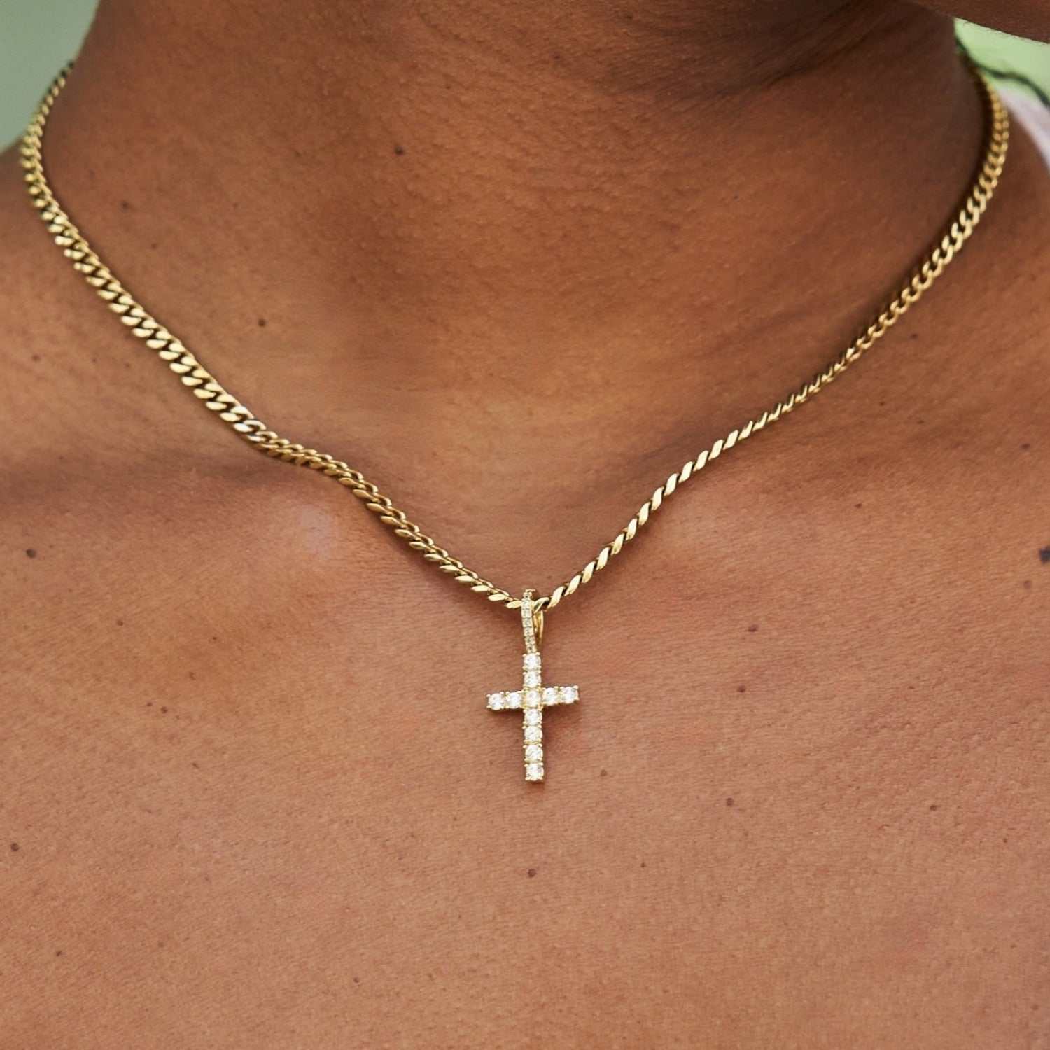 Pendentif 8Shine — Croix Micro à Diamants en Or Jaune