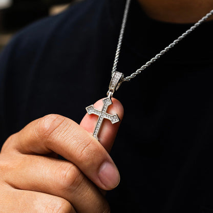 Pendentif Croix Celtique Givrée en Or Blanc 8Shine