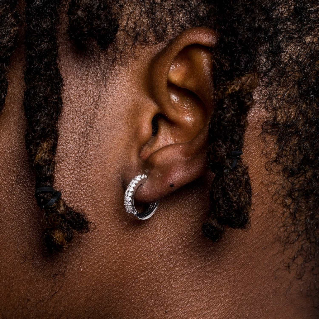 Boucles d’Oreilles 8Shine – Micro Double Row Hoop en Or Blanc