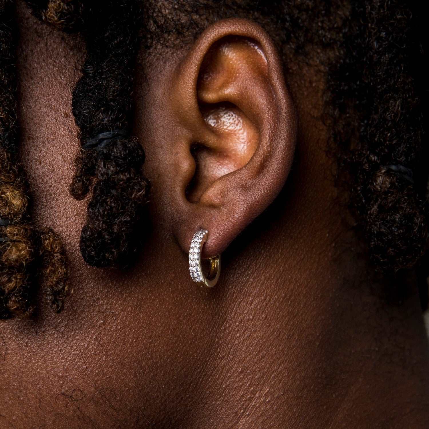 Boucles d’Oreilles 8Shine – Micro Double Row Hoop en Or Jaune