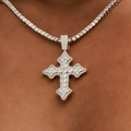 Pendentif 8Shine — Croix Gothique Iced en Argent
