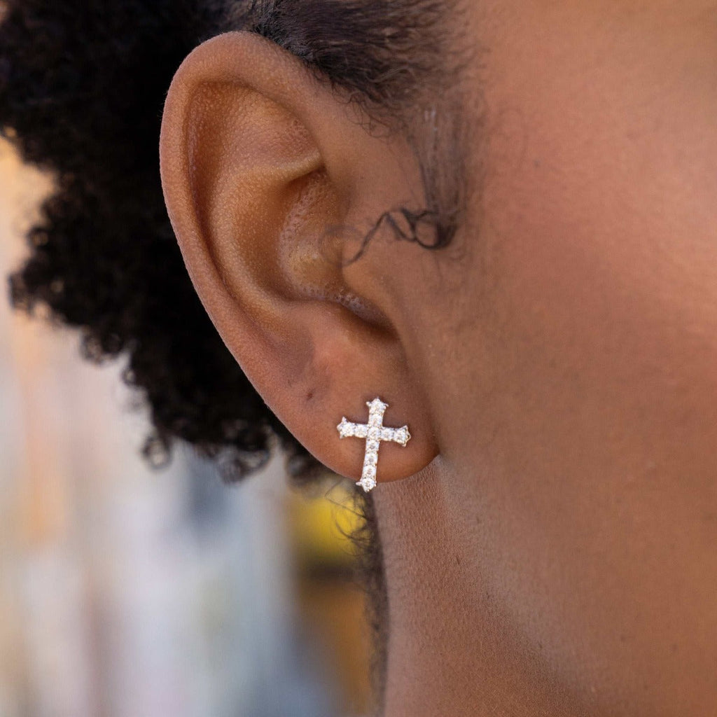 Boucles d’oreilles 8Shine — Micro Cross Stud en Or Blanc