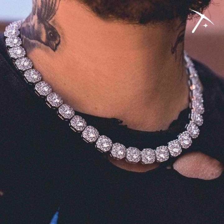 Collier Tennis Clustered 8Shine en Or Blanc – 12 mm