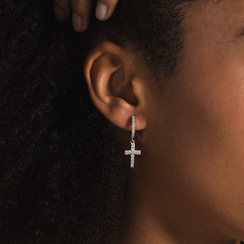 Boucles d’oreilles 8Shine — Diamond Cross Hoop en Or Blanc