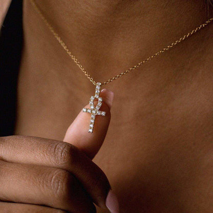 Pendentif 8Shine — Croix Ankh Micro Iced en Or Jaune