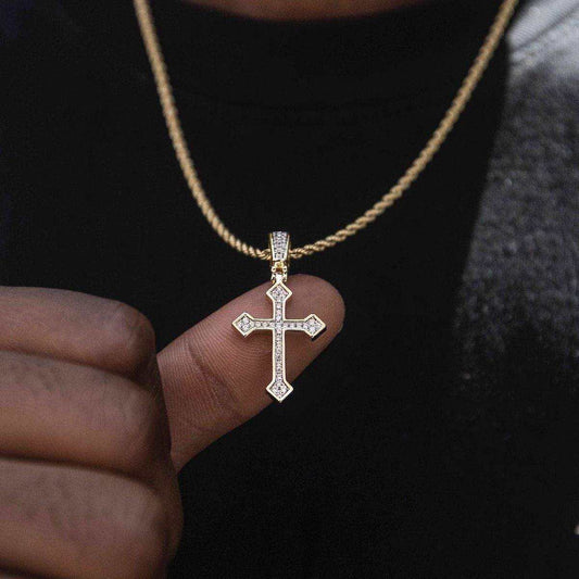 Pendentif Croix Celtique Givrée en Or Jaune 8Shine