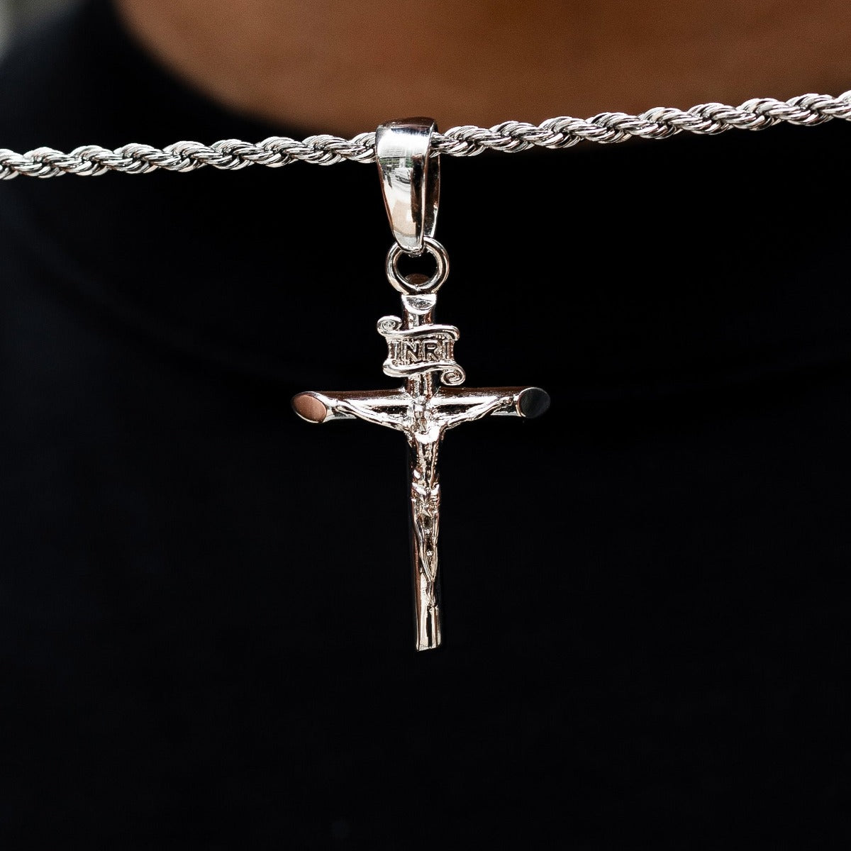 Pendentif Crucifix en Or Blanc 8Shine